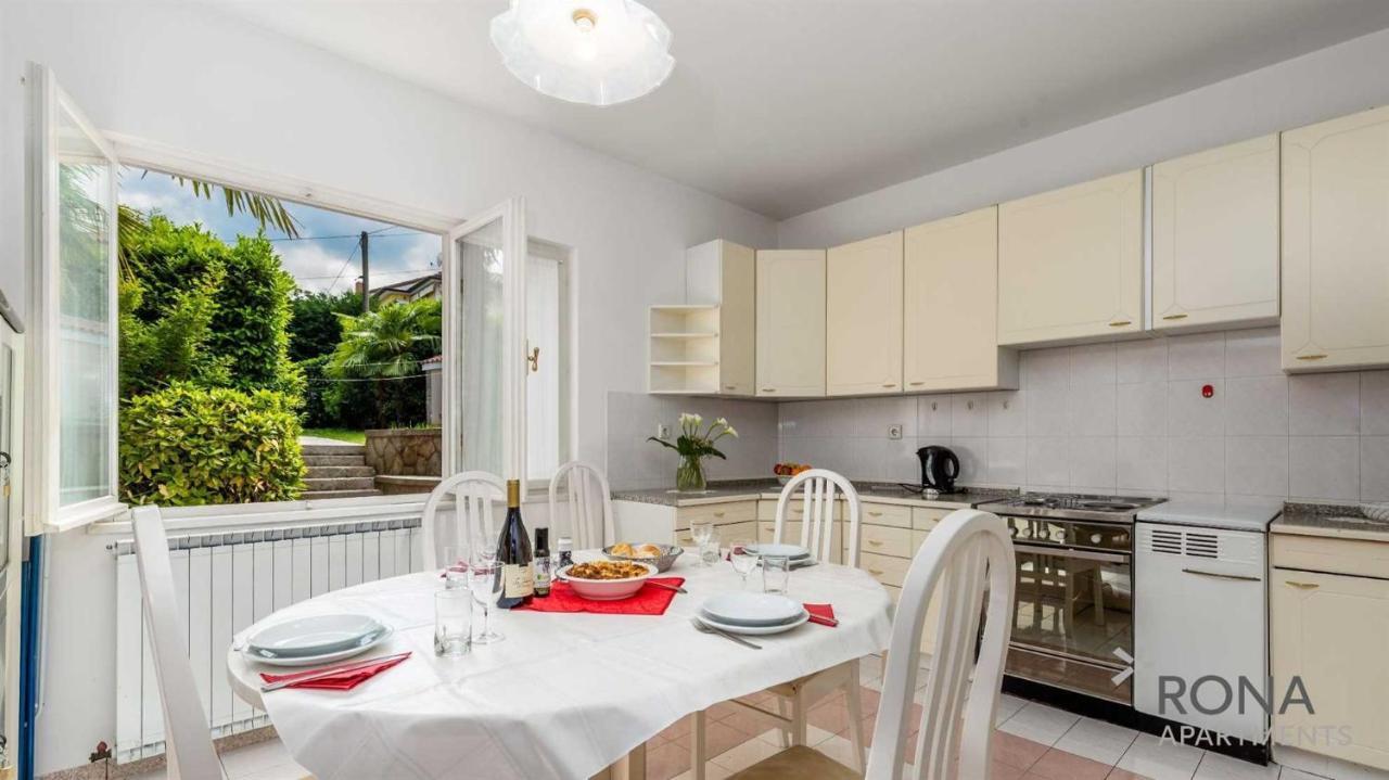 Rona Apartments Ani Ičići Exteriör bild