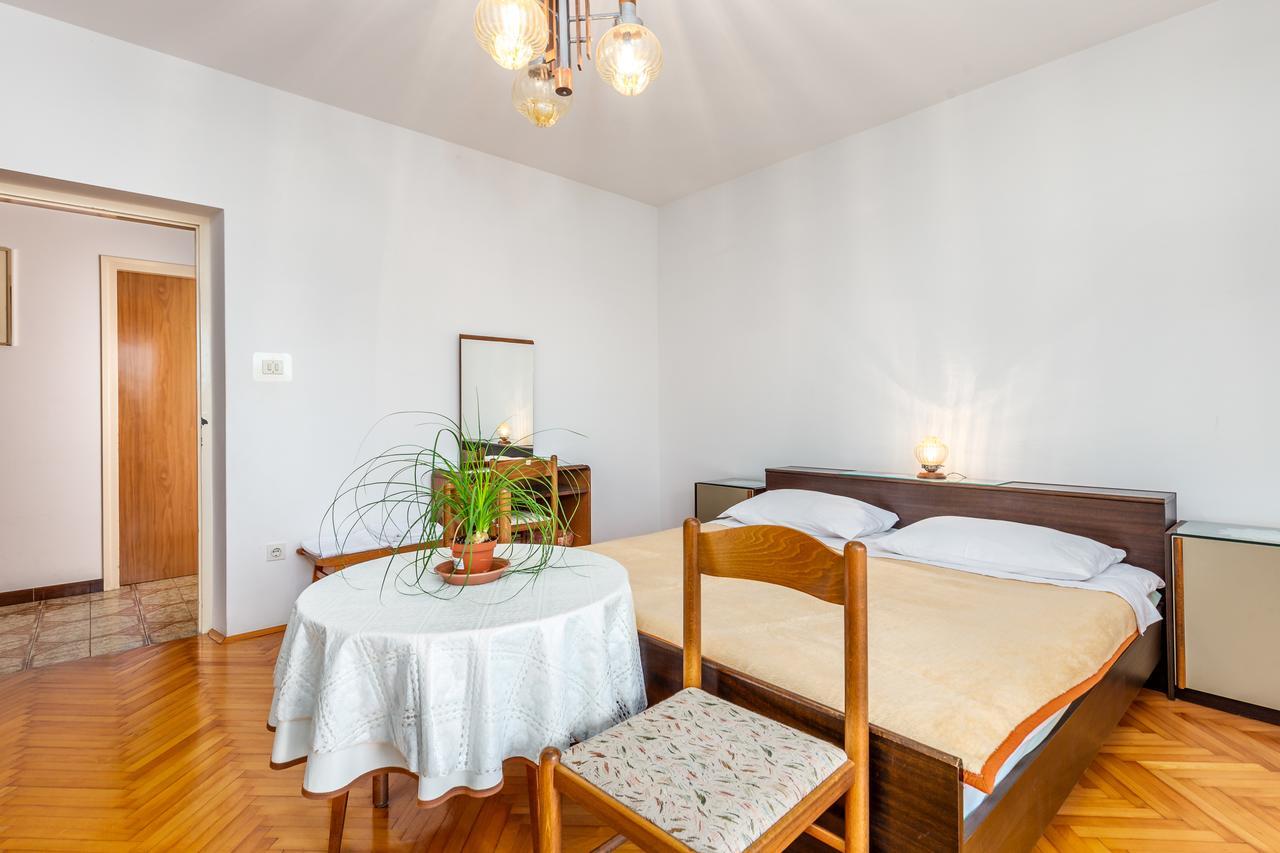 Rona Apartments Ani Ičići Exteriör bild