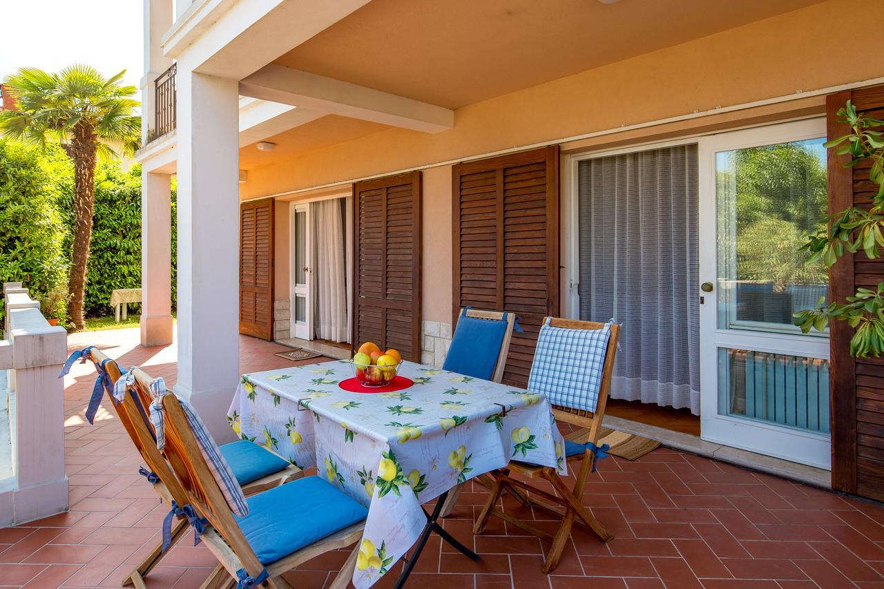 Rona Apartments Ani Ičići Exteriör bild