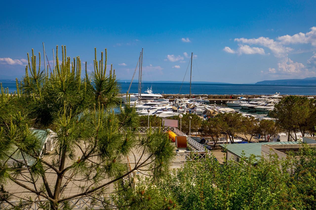Rona Apartments Ani Ičići Exteriör bild