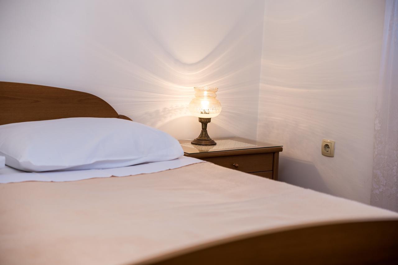 Rona Apartments Ani Ičići Exteriör bild