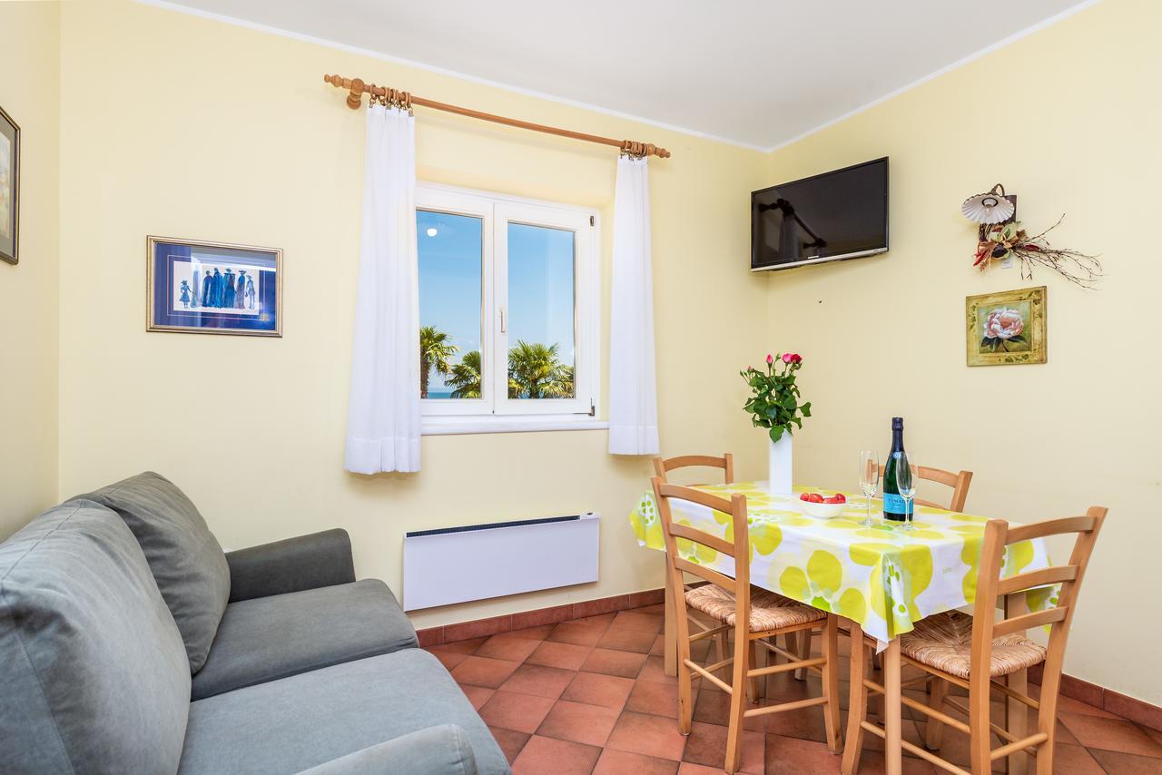 Rona Apartments Ani Ičići Exteriör bild