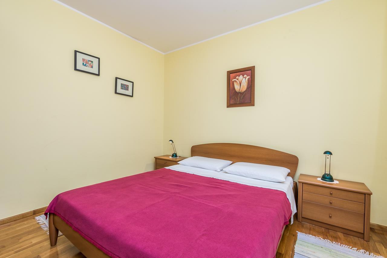 Rona Apartments Ani Ičići Exteriör bild