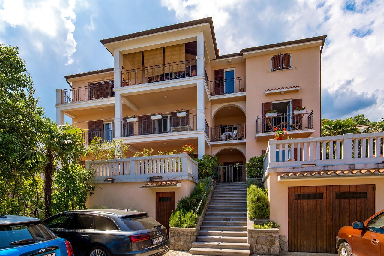 Rona Apartments Ani Ičići Exteriör bild