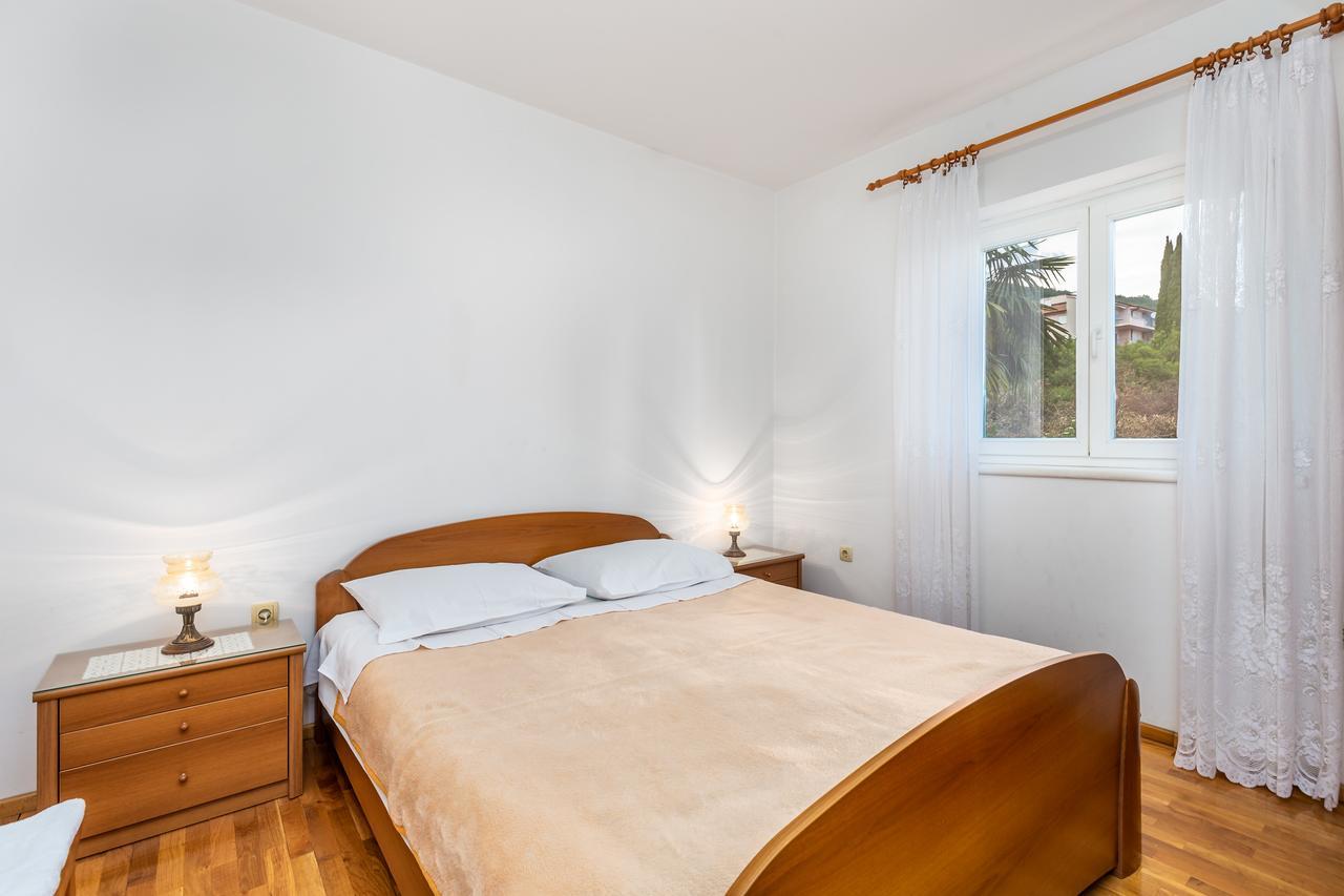 Rona Apartments Ani Ičići Exteriör bild
