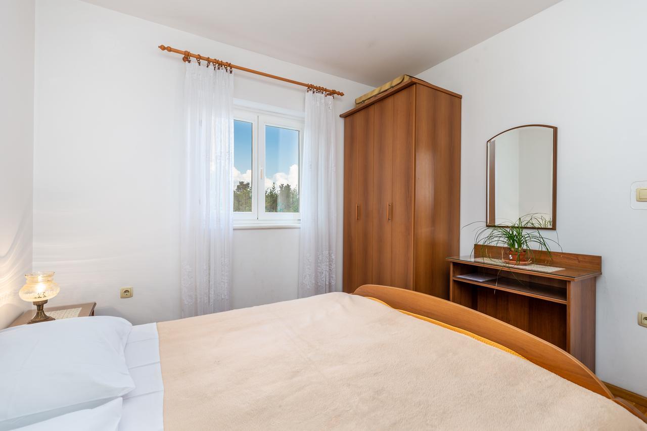 Rona Apartments Ani Ičići Exteriör bild